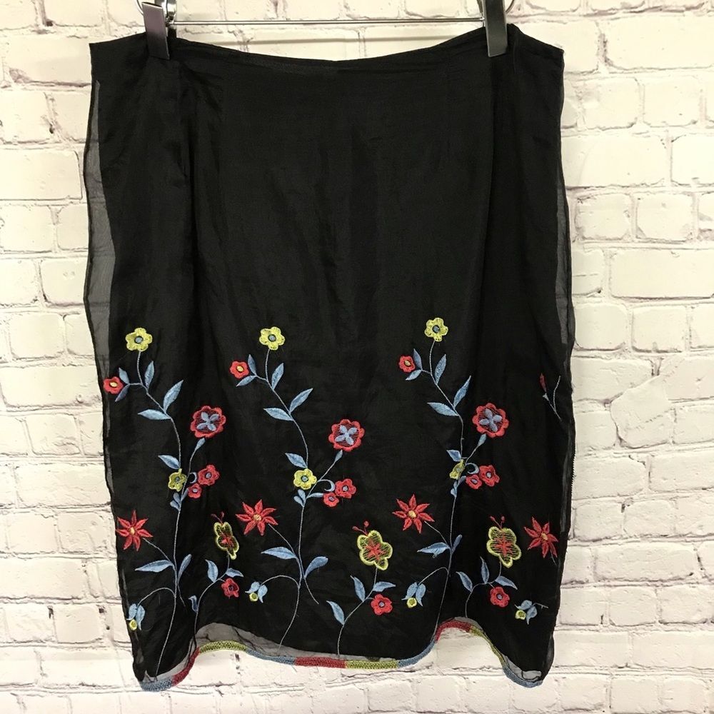 Vintage Clio Boho Whimsy Black 100% Silk Skirt Flowered Embroidered Lined Sz 12